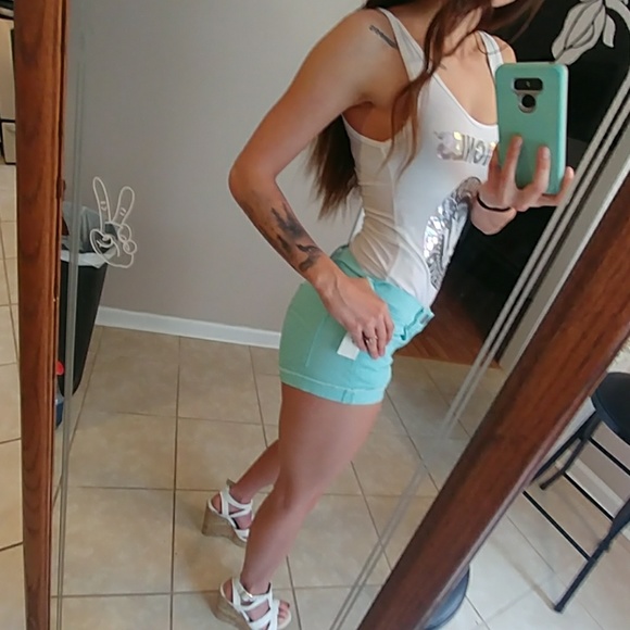 Shorts - Picture 3 of 3